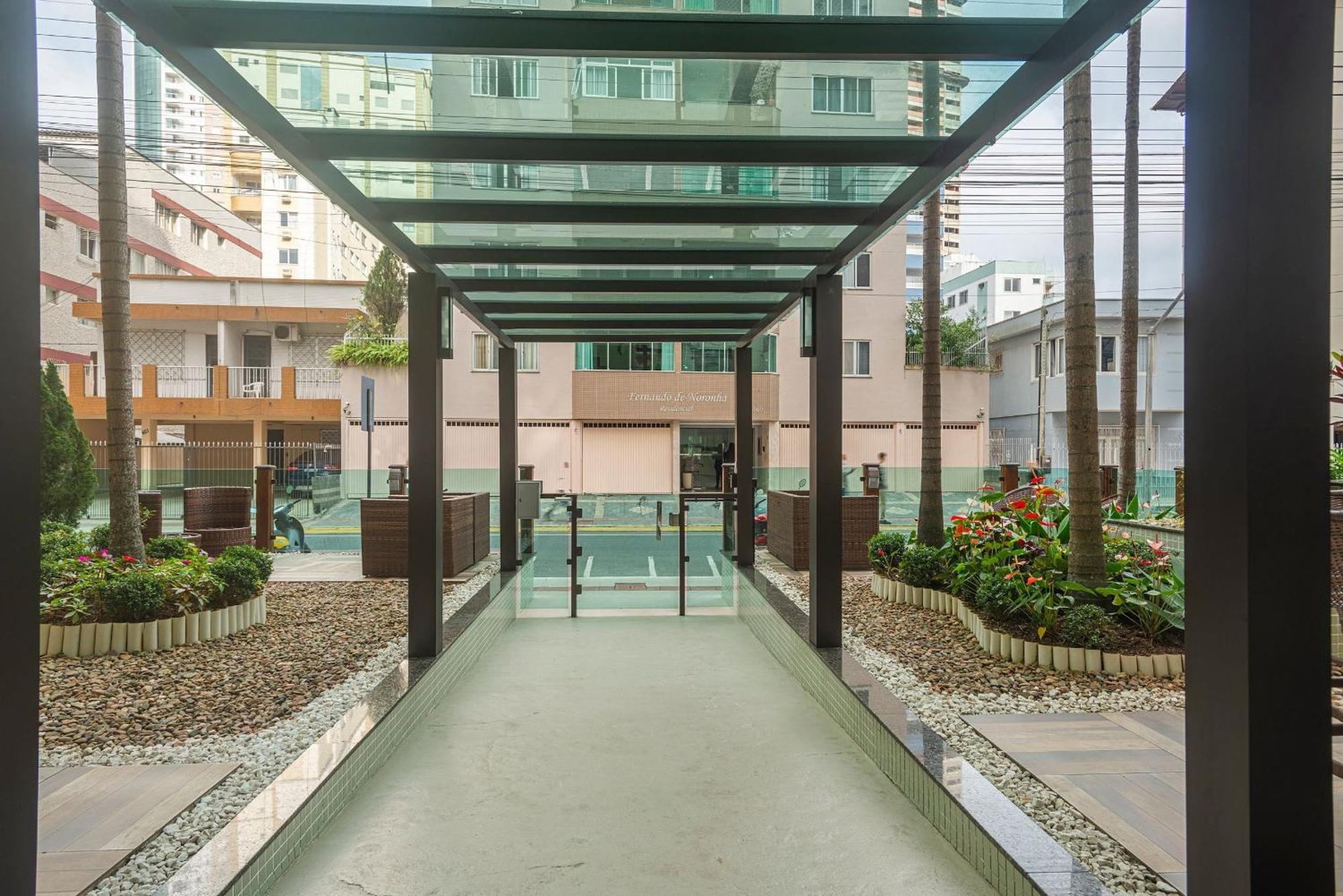 Amzn022 - Ape Recem Reformado Com Novinho Balneario Camboriu