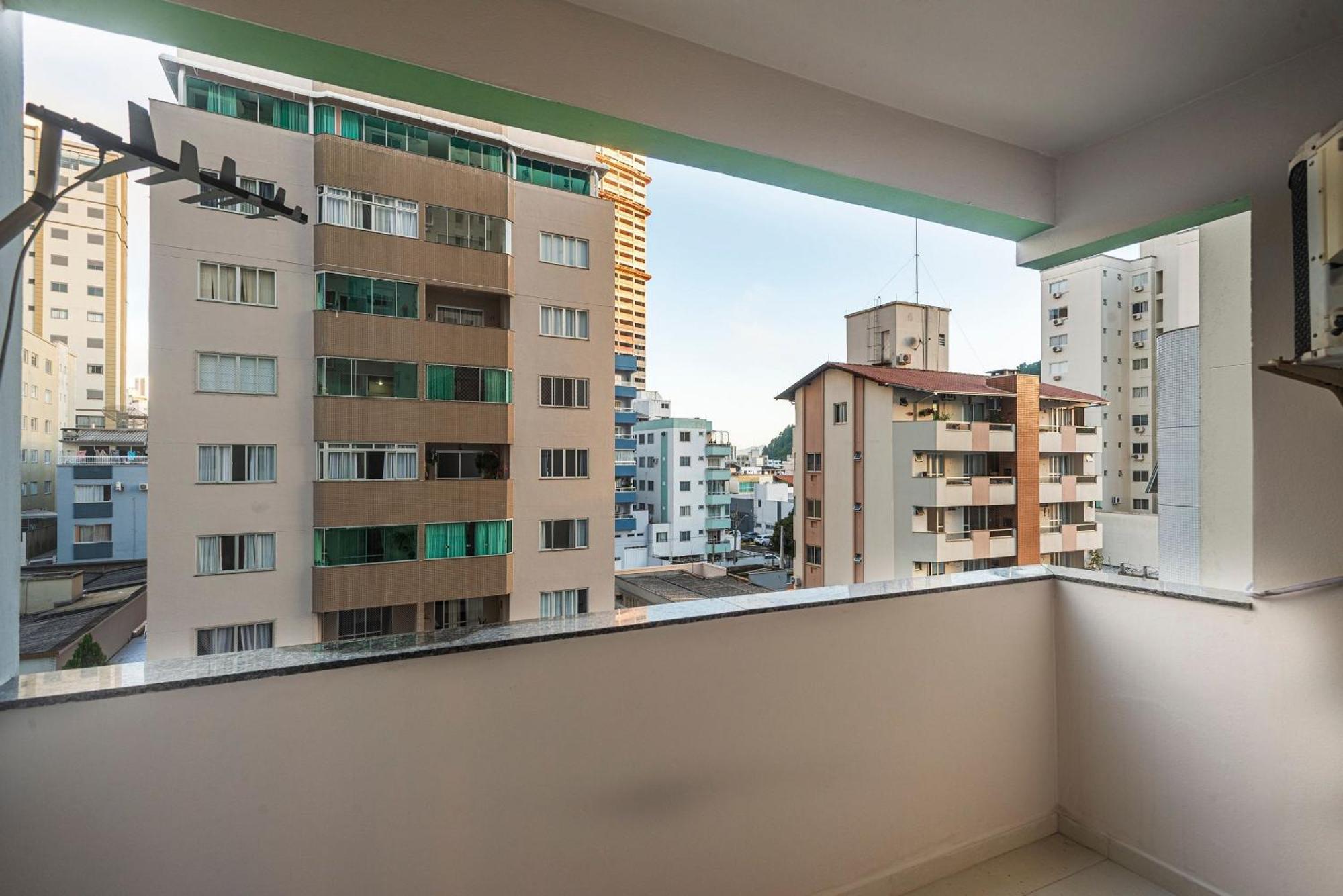 Amzn022 - Ape Recem Reformado Com Novinho Casa de férias Balneario Camboriu