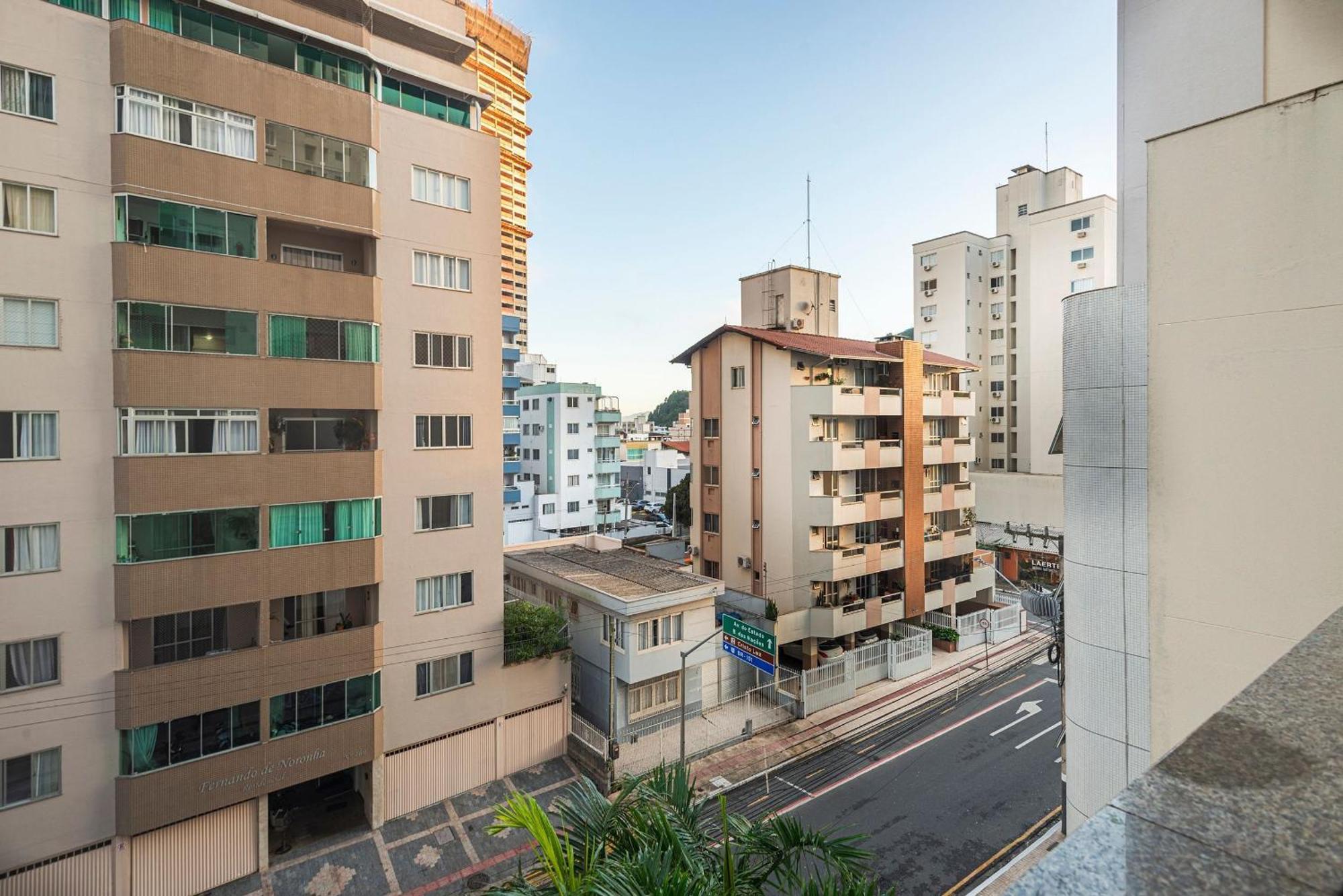 Amzn022 - Ape Recem Reformado Com Novinho Casa de férias Balneario Camboriu
